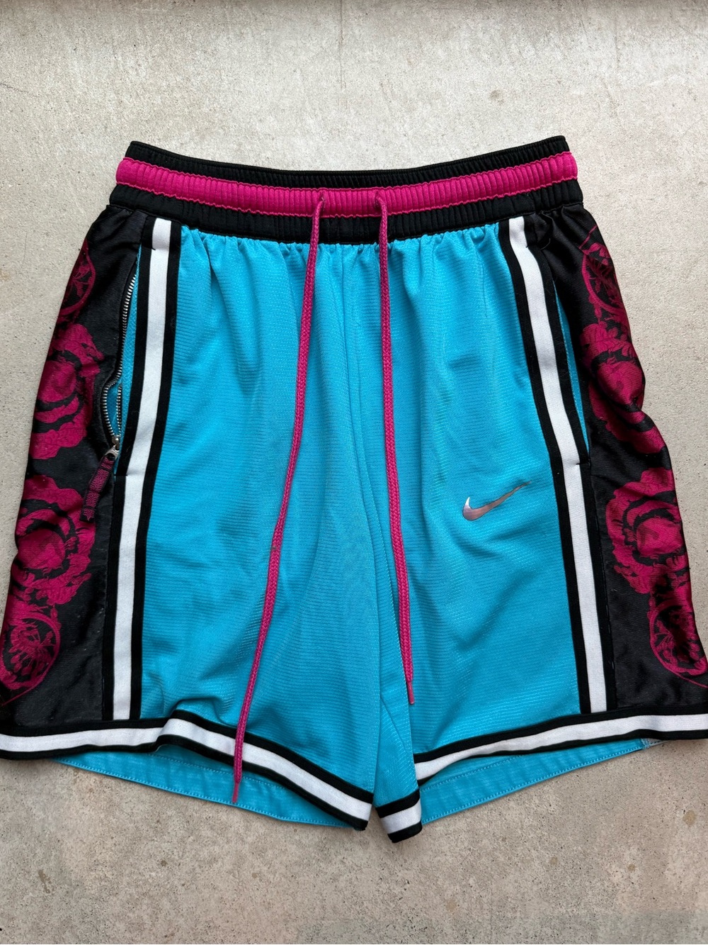 Nike Men’s Blue Floral Print Athletic Basketball Shorts S